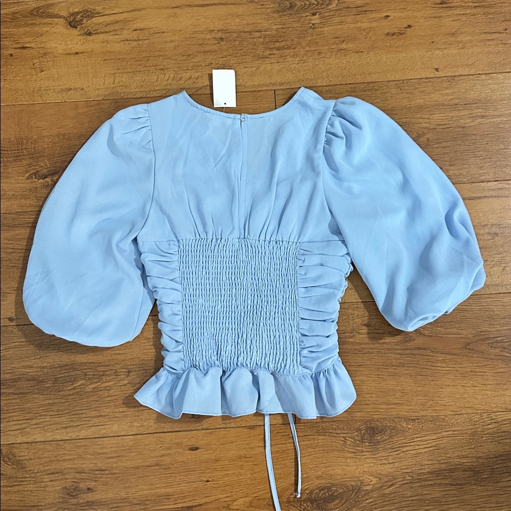 NWT Light Blue Ruched Top - Picture 4 of 4